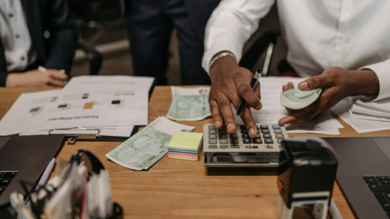 Como Economizar Dinheiro: 10 Dicas Eficazes Para O Seu Bolso